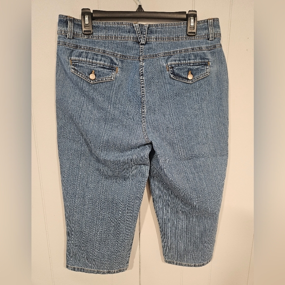 Bill Blass Jeans Women's Long Shorts Capri Stretch Denim Blue 33x19 Size 14 - Picture 2 of 4